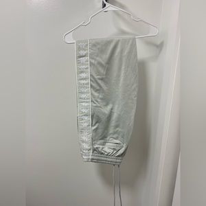 Kappa men’s sweat pants. color grey, size XL. good condition.